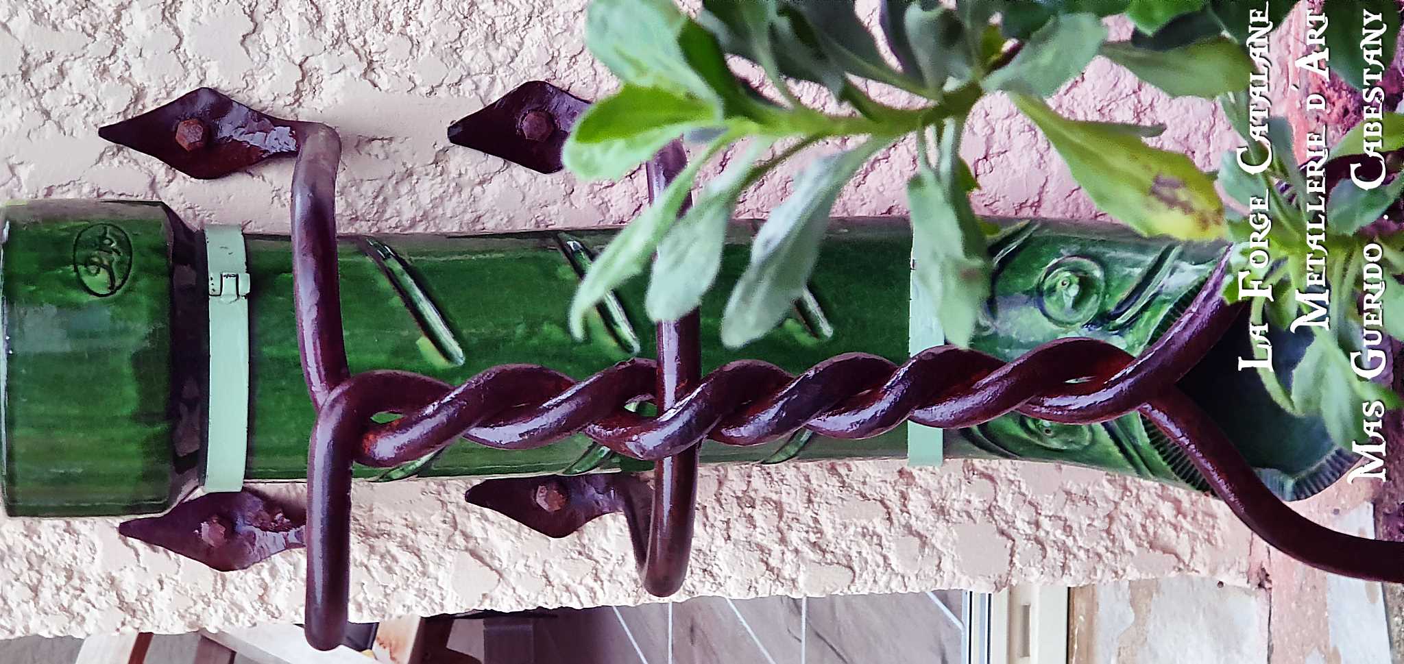 protection de gouttiere fer forge catalane.jpg